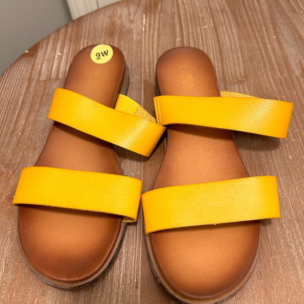MIA Amore sandal